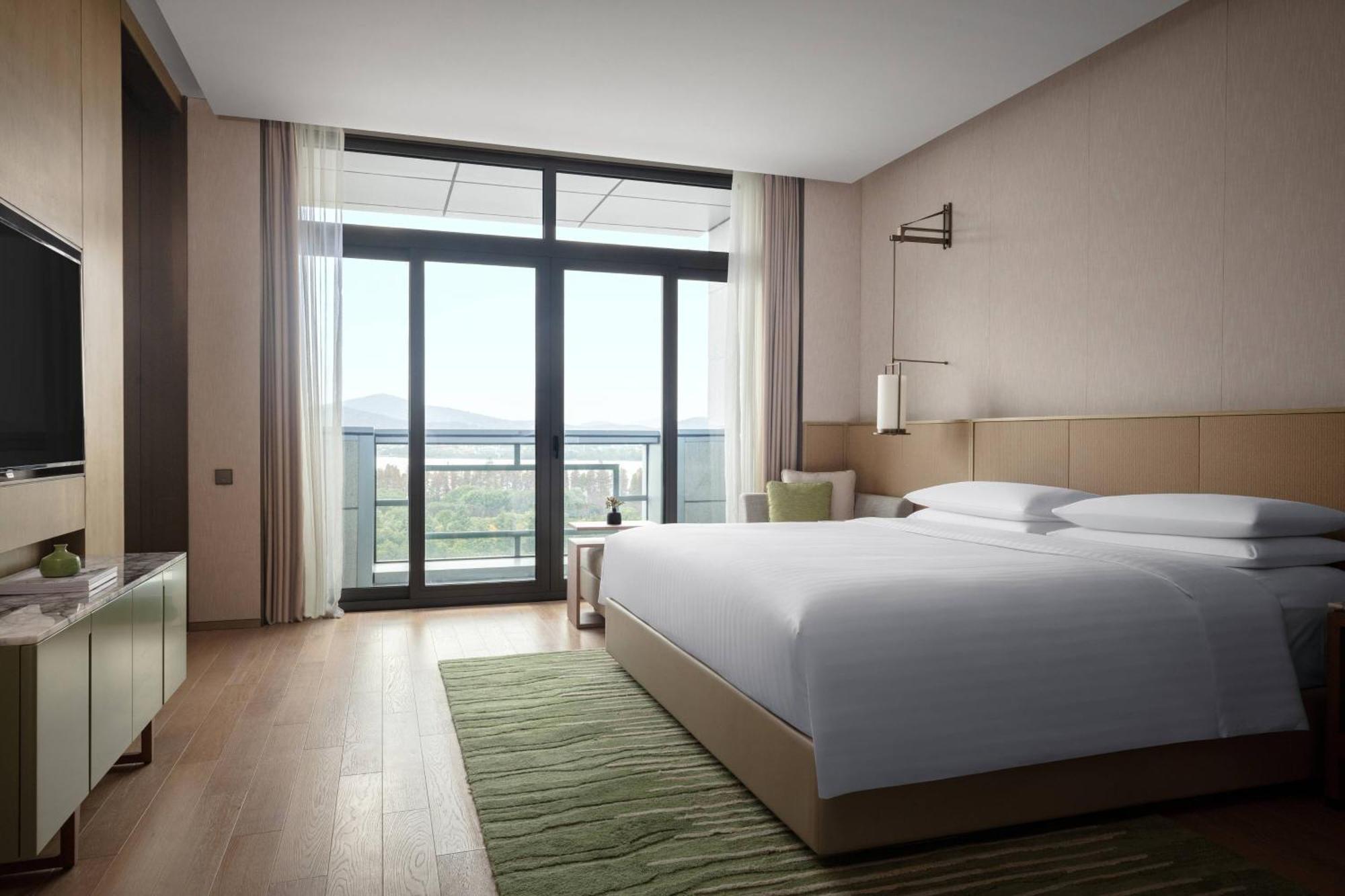 Wuxi Marriott Hotel Lihu Lake Exterior photo