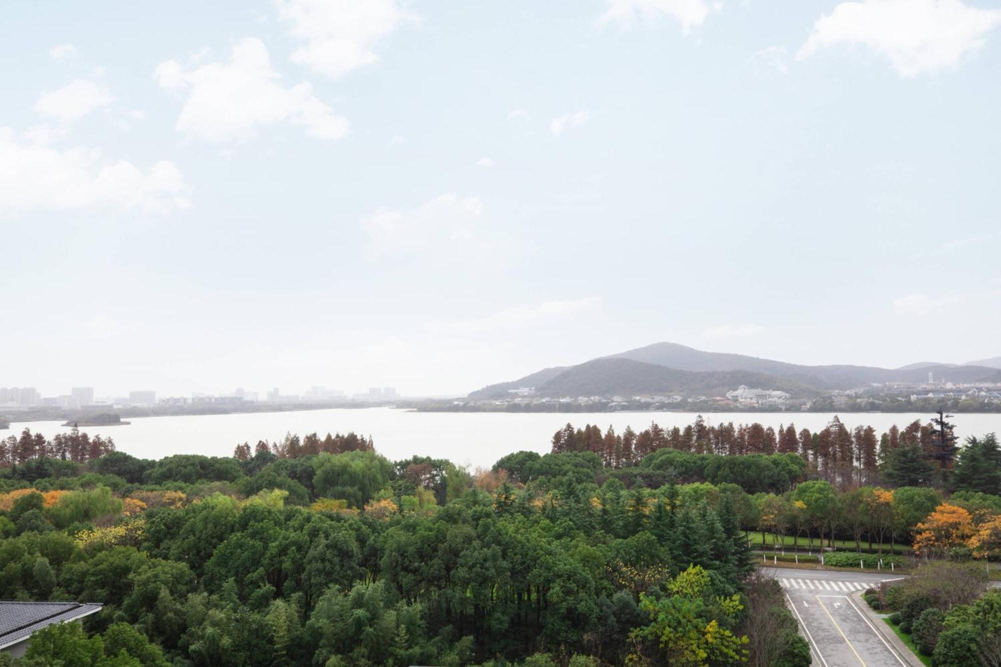 Wuxi Marriott Hotel Lihu Lake Exterior photo